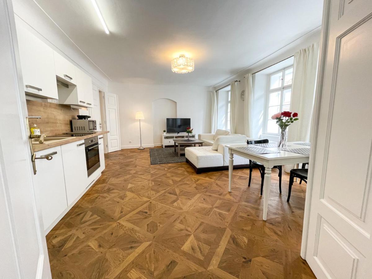 U Obecniho Dvora - Old Town Apartment Prag Dış mekan fotoğraf