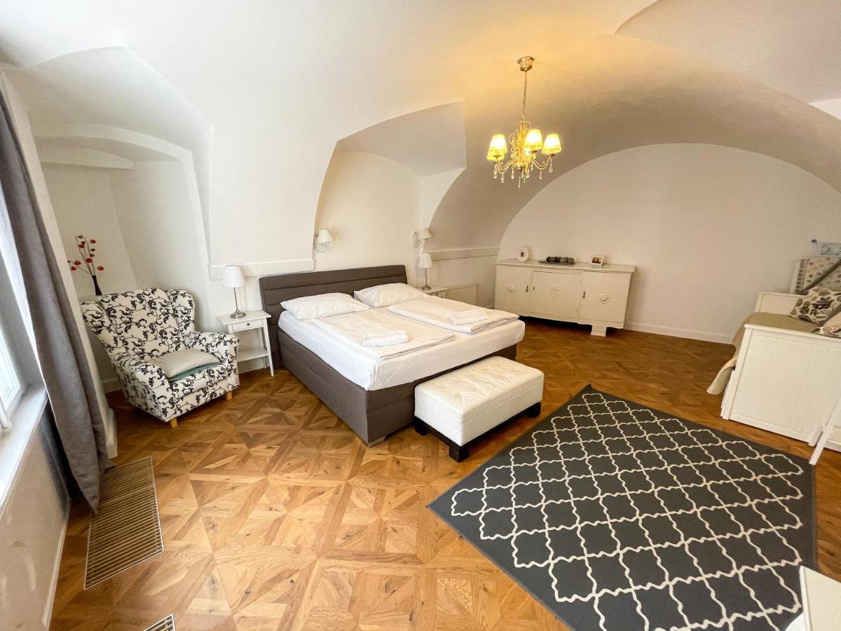 U Obecniho Dvora - Old Town Apartment Prag Dış mekan fotoğraf